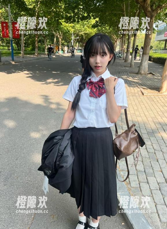 17吃瓜中心，每次点开都有新方案的挑战，这网站真是撩人心弦啊！