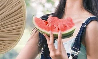 今日51吃瓜网首页：小道消息刷屏了，说好的不再追星呢？