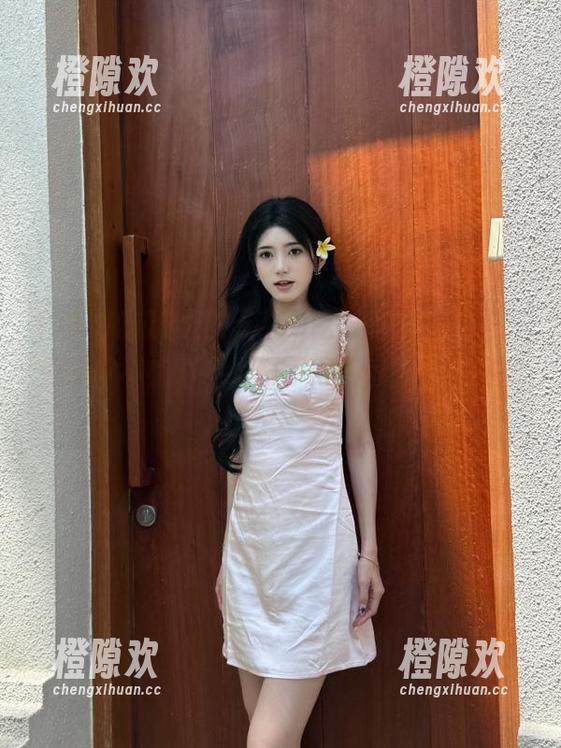 果然，718吃瓜苹果版让网红们吃得不亦乐乎，恨不得拍每一口，刺激！