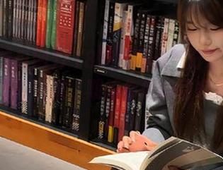 718吃瓜网天气分享：出门口变成气象灾难，期待你们的回家安全信号。