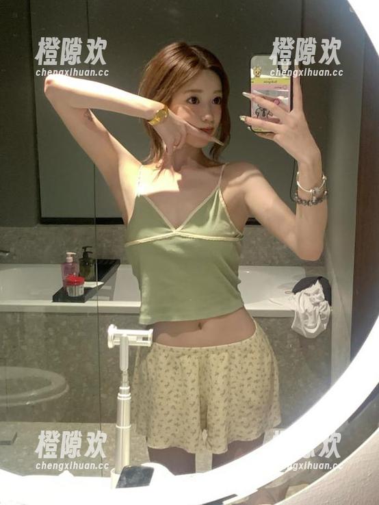 “91cg19”里的传送门，果真能让我看到不一样的世界啊。
