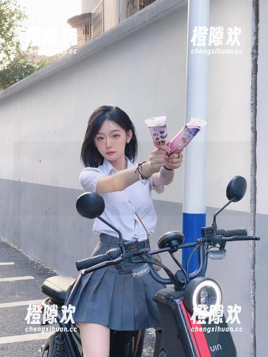 在“www.51cg.1fun”的地址逛逛，收获不仅是八卦，有点意外的乐趣哦