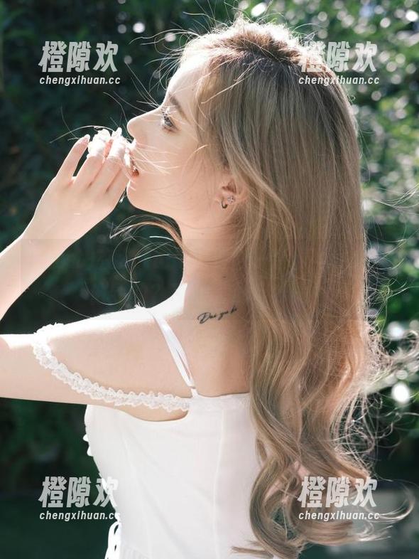 在zztt11上看到一个视频，怎么做到的？真让人心痒痒啊！