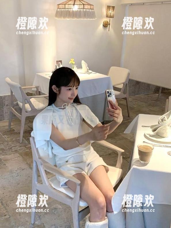 在朝阳的温柔照耀下，吃瓜网苹果版又有什么新的狂欢？