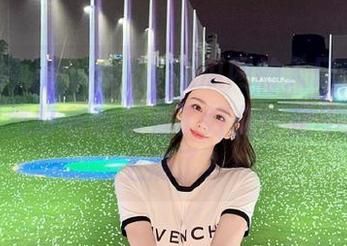 www.51吃瓜网的入口，竟让我一口气盯着屏幕看了好久！是不是有点上瘾了？