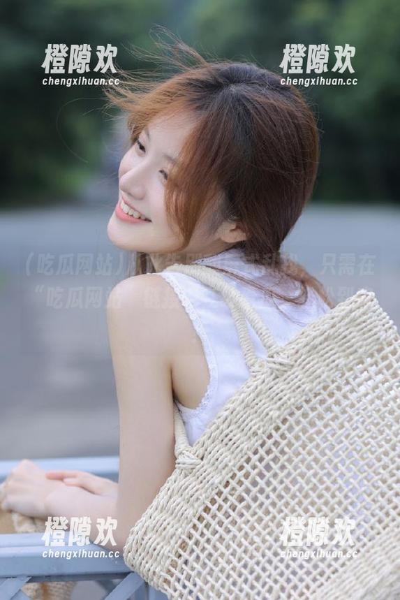 从此告别翻屏式乱找，只需在“吃瓜网站”链接中在线看瓜，轻松到家！