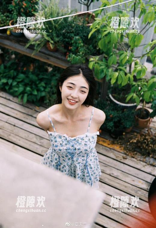 在“黑料不打烊,万里长征”观看各类花边新闻，脑补剧本比线下真人秀更刺激！