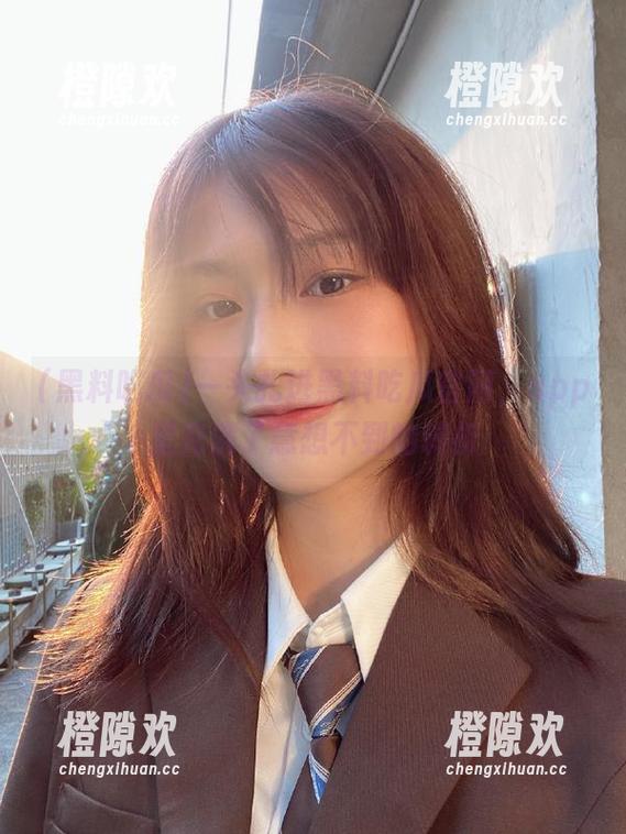 一头扎进黑料吃瓜官网，app里充满了意想不到的转折